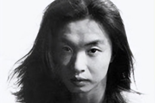 金星第一任妻子长相貌美如花，离婚时还怀着孕，如今过得怎样了？